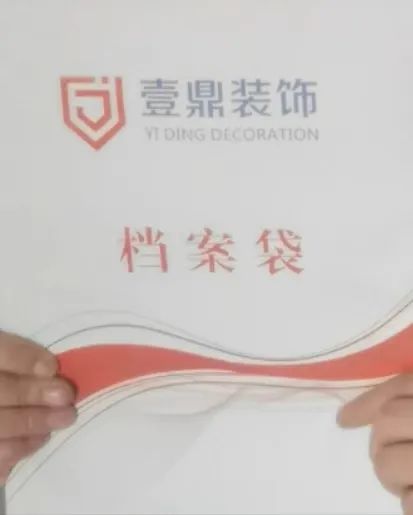 DƬ